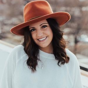 Meet your Posher, Lindsey